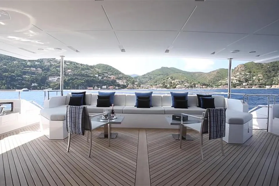 Charisma, 2015 Benetti Fast 125, photo 10