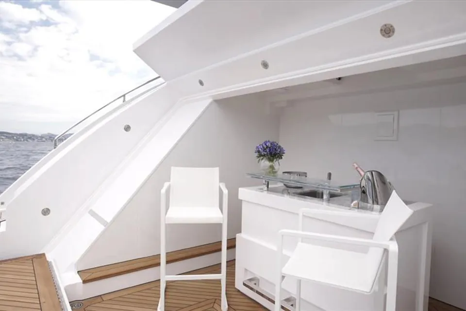 Charisma, 2015 Benetti Fast 125, photo 11