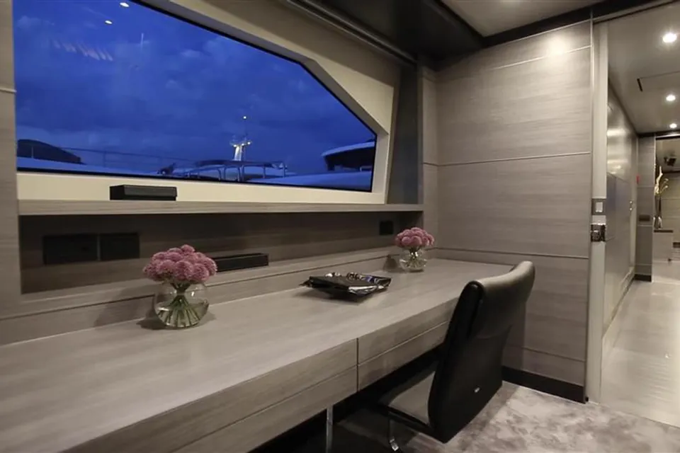 Charisma, 2015 Benetti Fast 125, photo 18