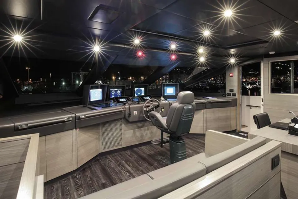 Charisma, 2015 Benetti Fast 125, photo 31