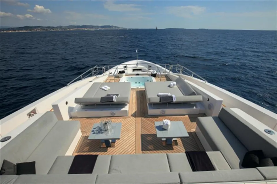 Charisma, 2015 Benetti Fast 125, photo 32