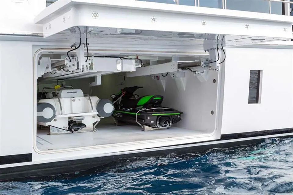 Charisma, 2015 Benetti Fast 125, photo 33