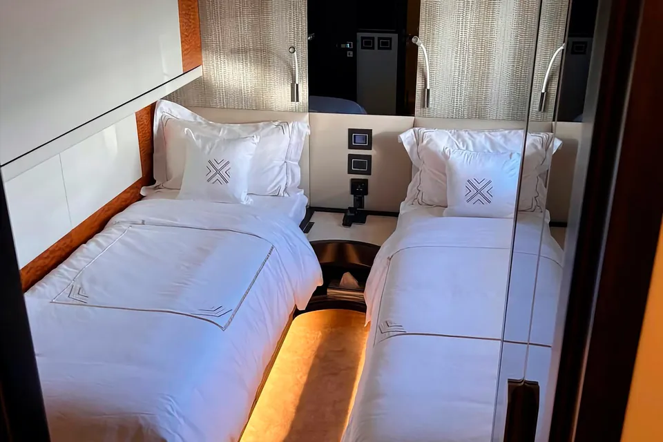 2019 Majesty Yachts 100, photo 3