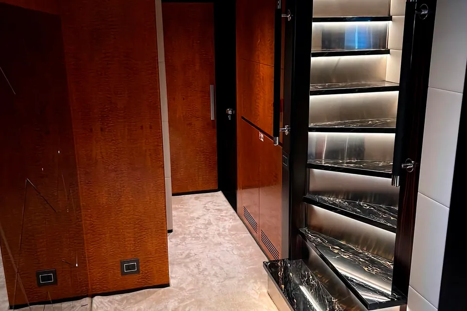 2019 Majesty Yachts 100, photo 5