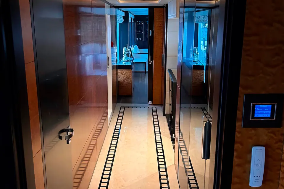 2019 Majesty Yachts 100, photo 6