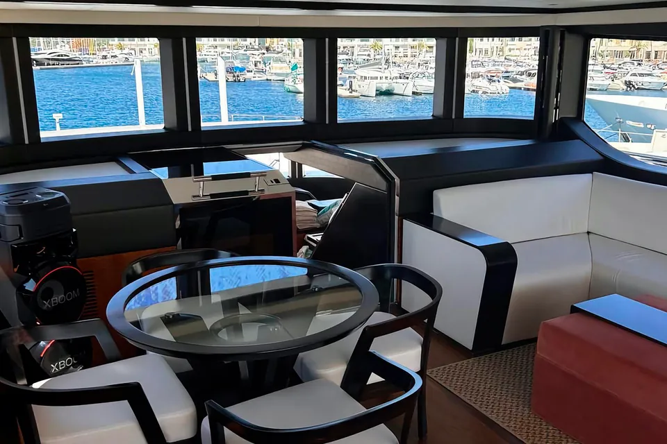 2019 Majesty Yachts 100, photo 9