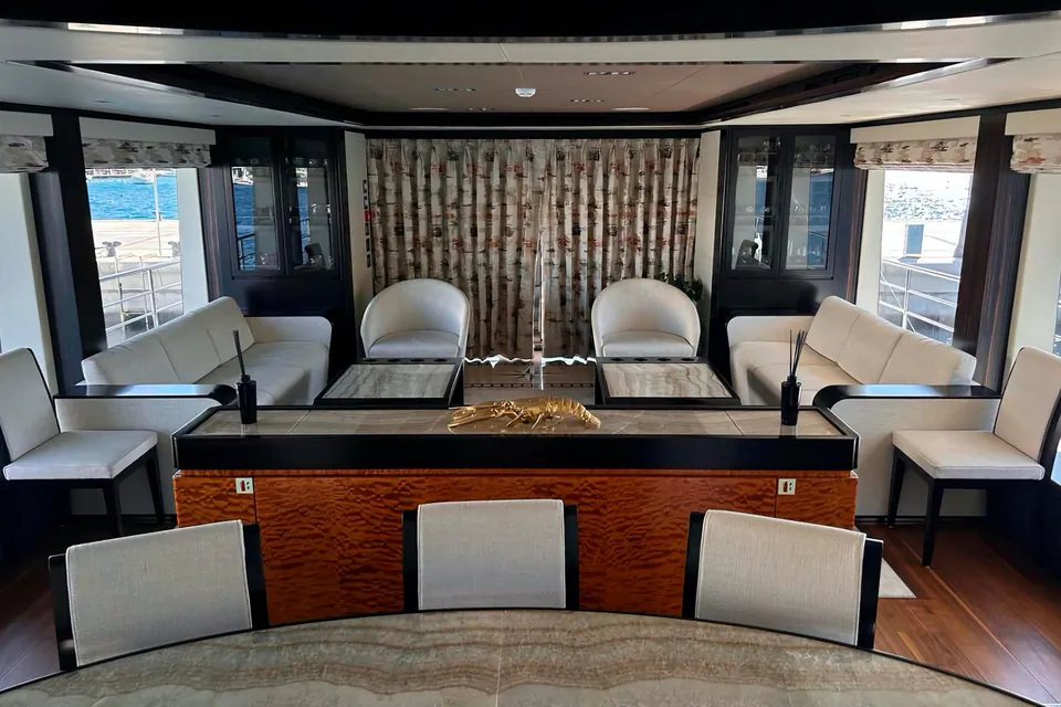 2019 Majesty Yachts 100, photo 12
