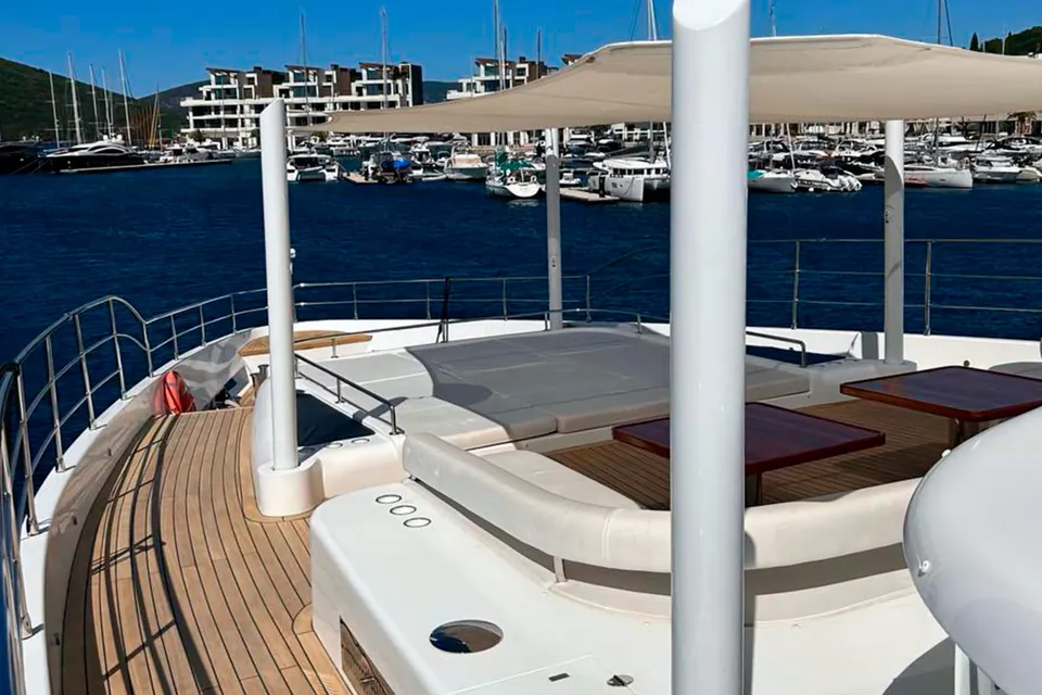 2019 Majesty Yachts 100, photo 17