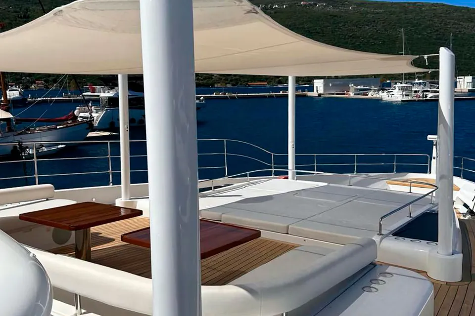 2019 Majesty Yachts 100, photo 18