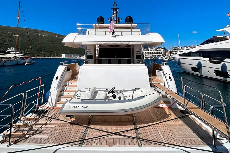 2019 Majesty Yachts 100, photo 20