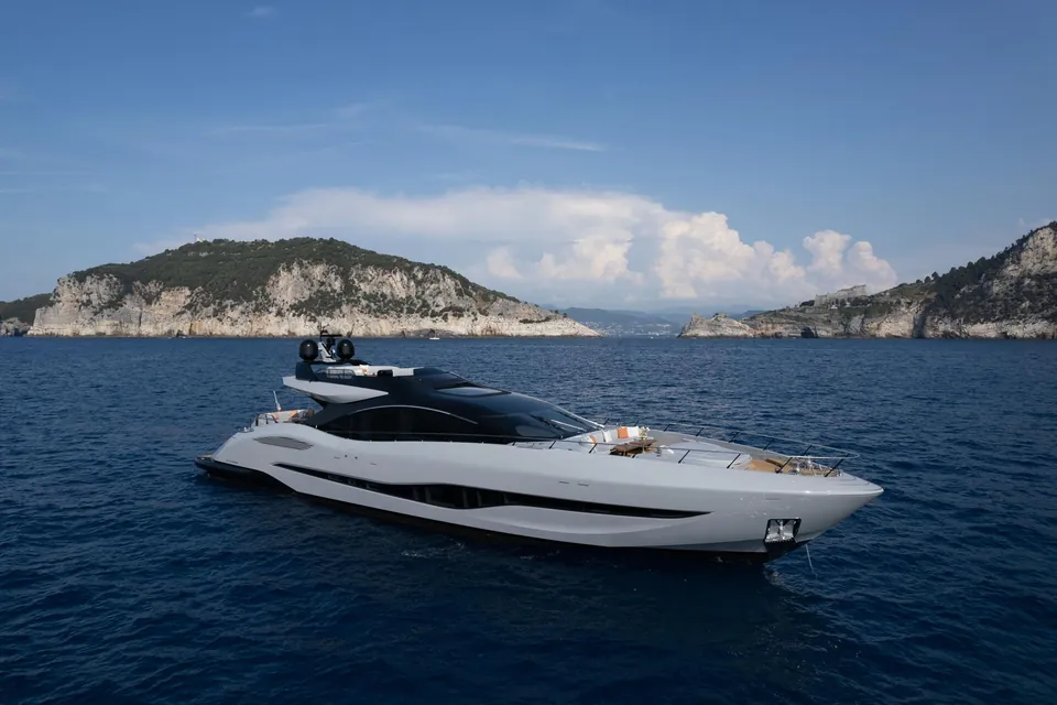 Ereiva, 2023 Mangusta 104 REV, photo 1