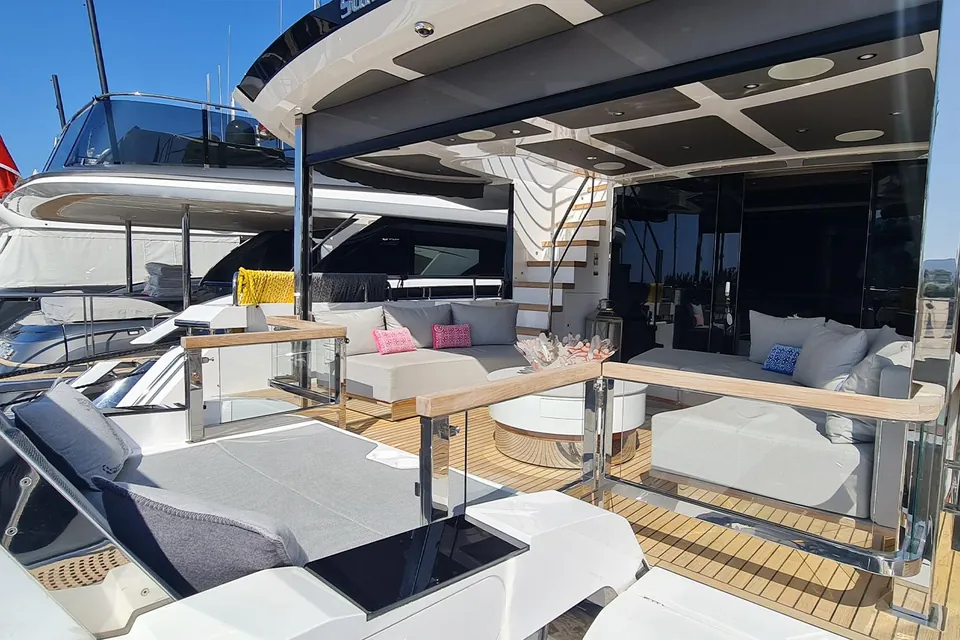 2022 Sunseeker 88, photo 7