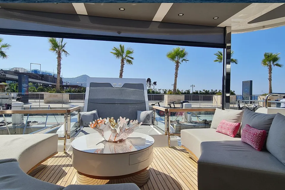 2022 Sunseeker 88, photo 9