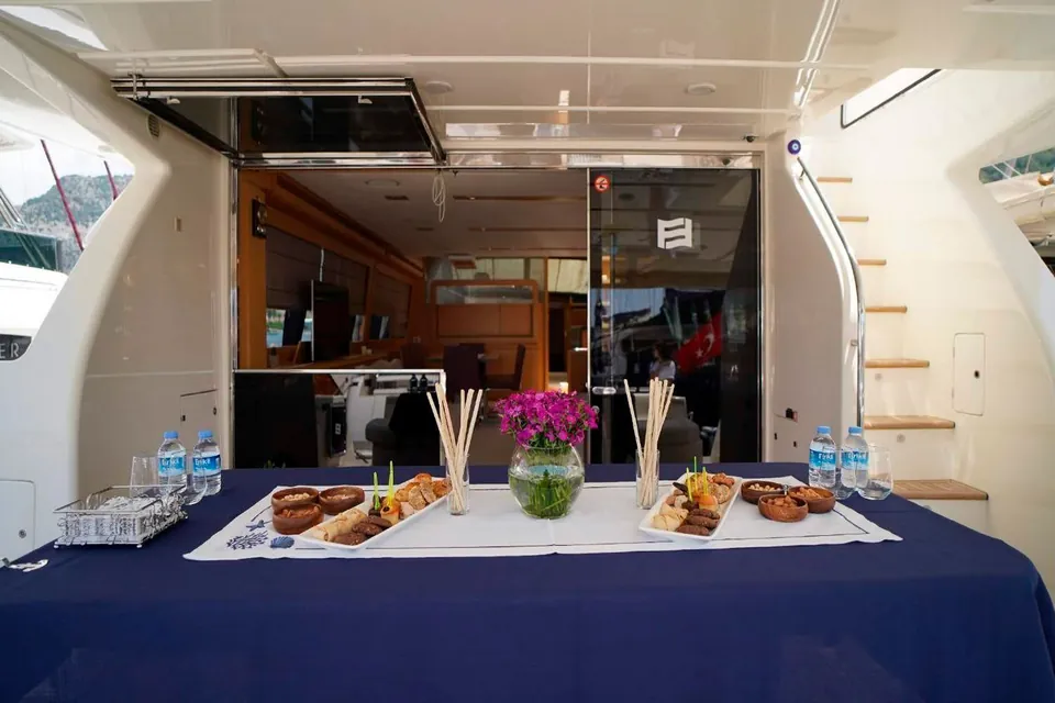 Reine Des Coeurs, 2015 Ferretti 800, photo 2
