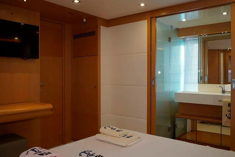 Reine Des Coeurs, 2015 Ferretti 800, photo 11