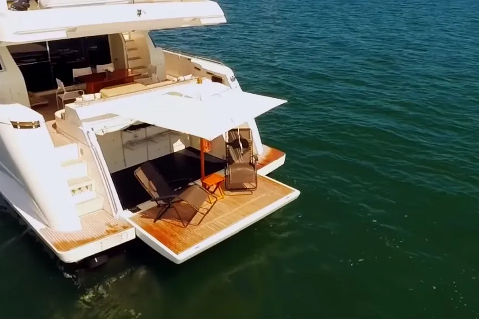 2015 Ferretti 800, photo 4
