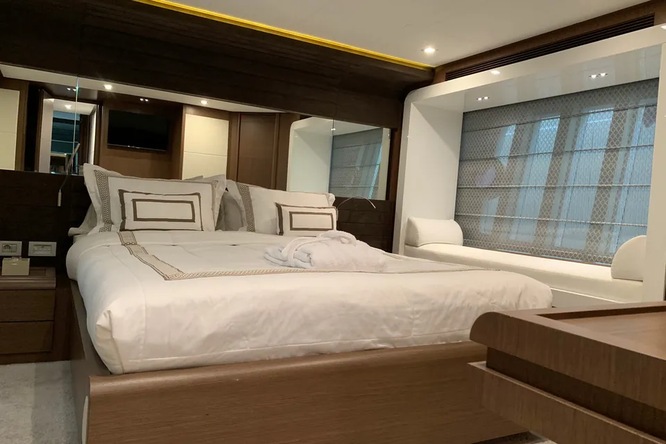 2015 Ferretti 800, photo 18