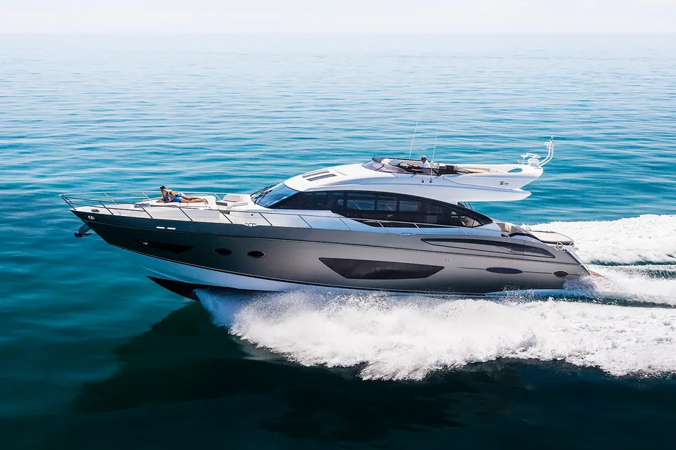 2017 Princess S72, photo 1