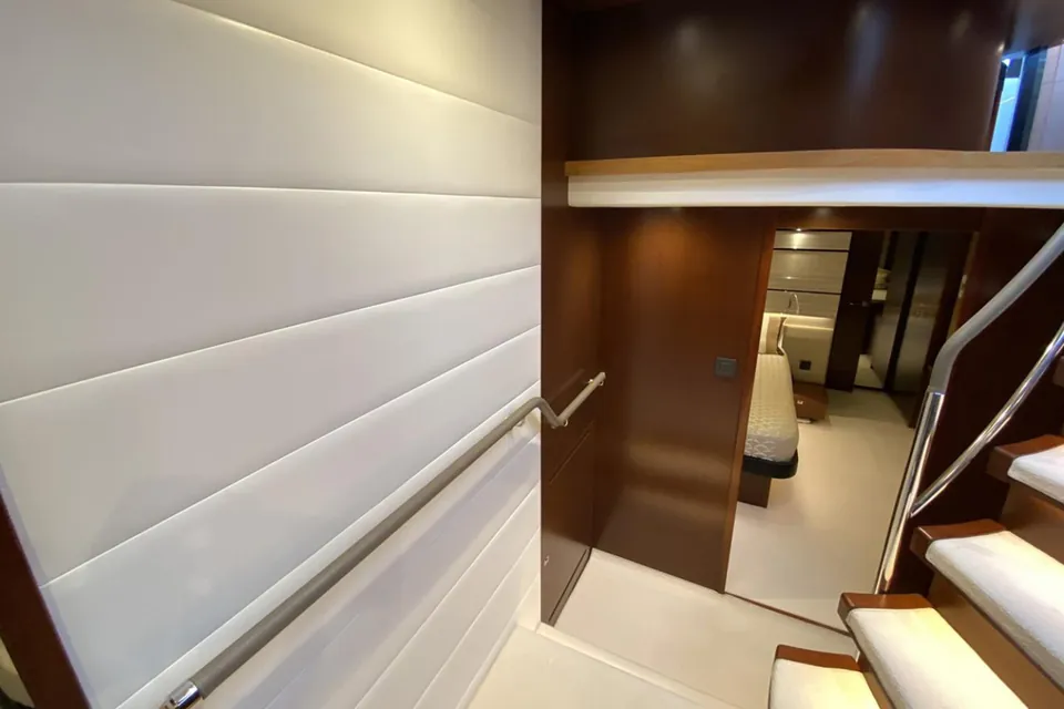 2017 Princess S72, photo 6