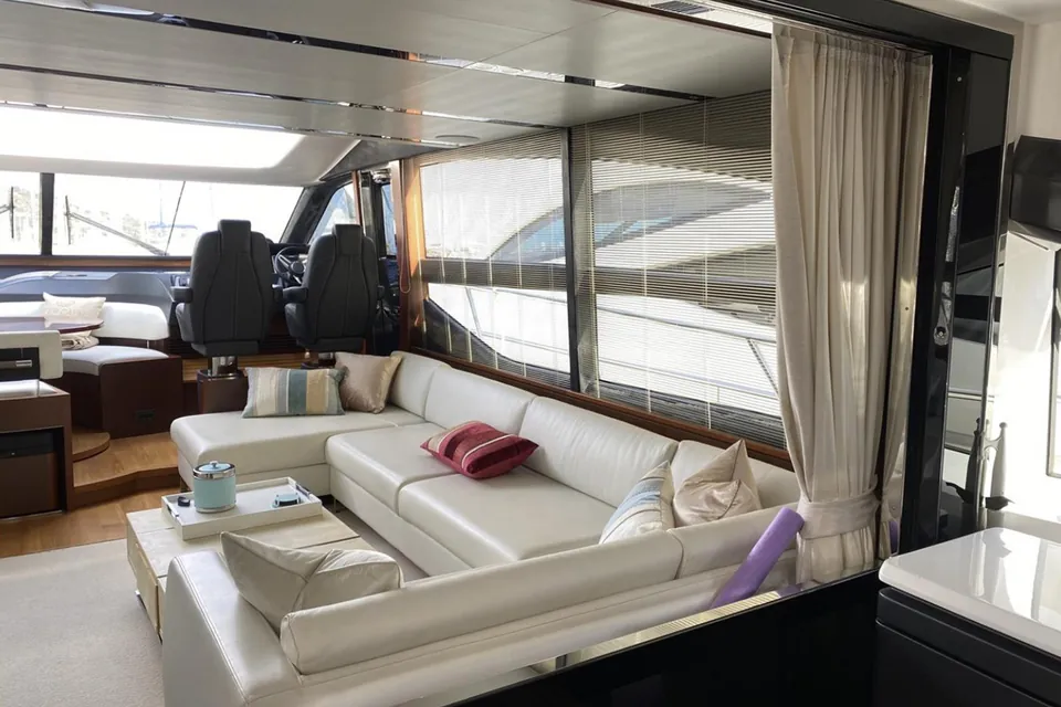2017 Princess S72, photo 18