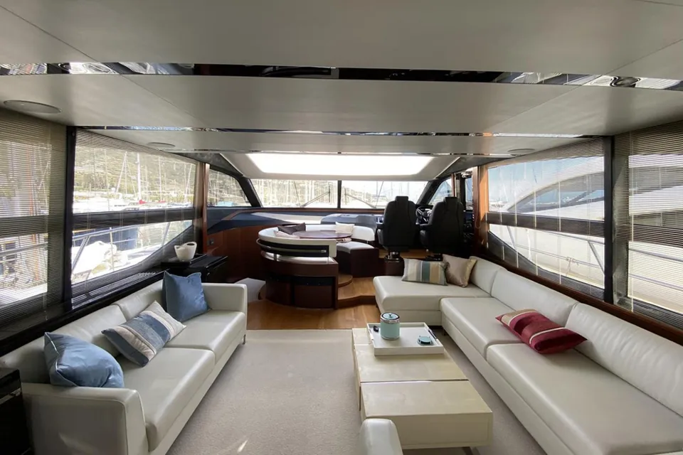 2017 Princess S72, photo 19
