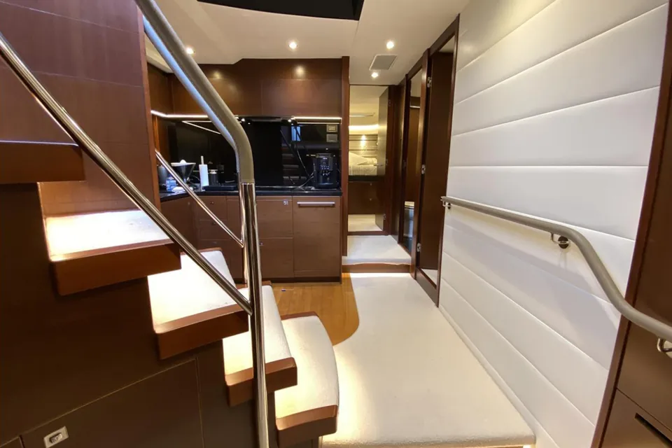 2017 Princess S72, photo 22