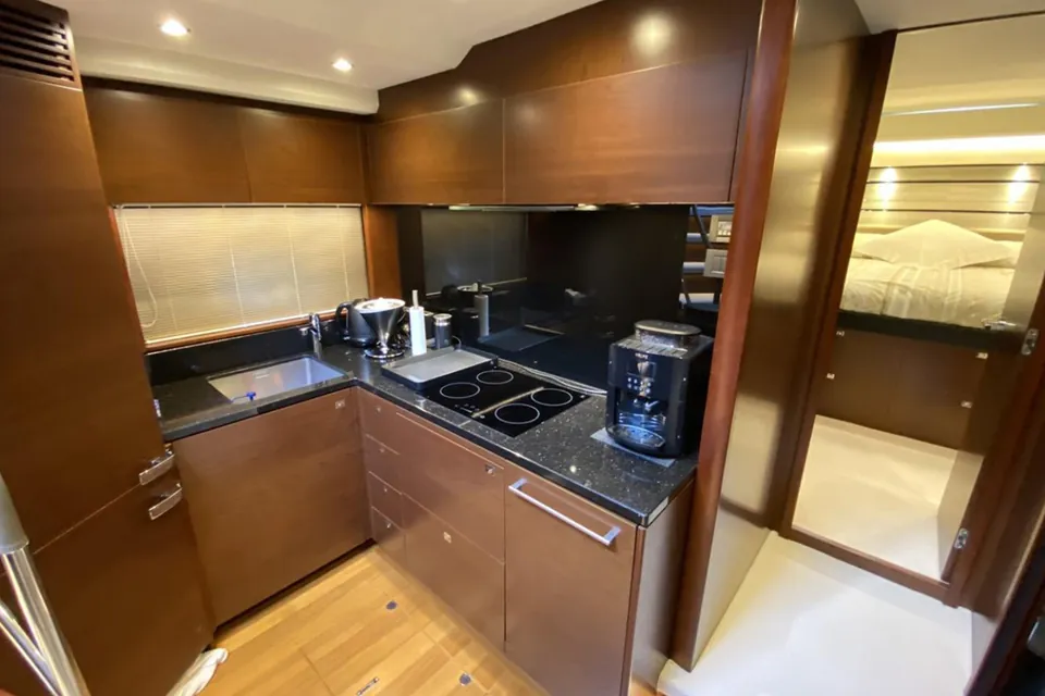 2017 Princess S72, photo 23
