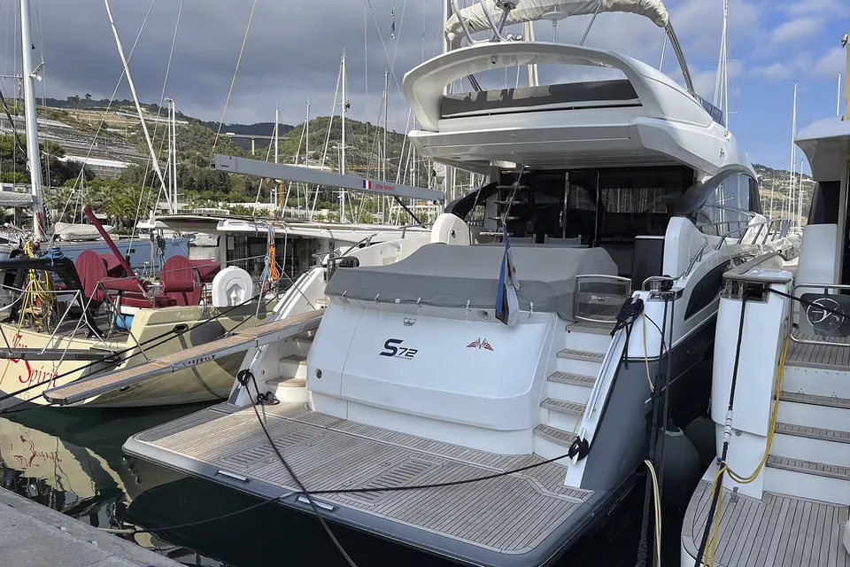 2017 Princess S72, photo 26