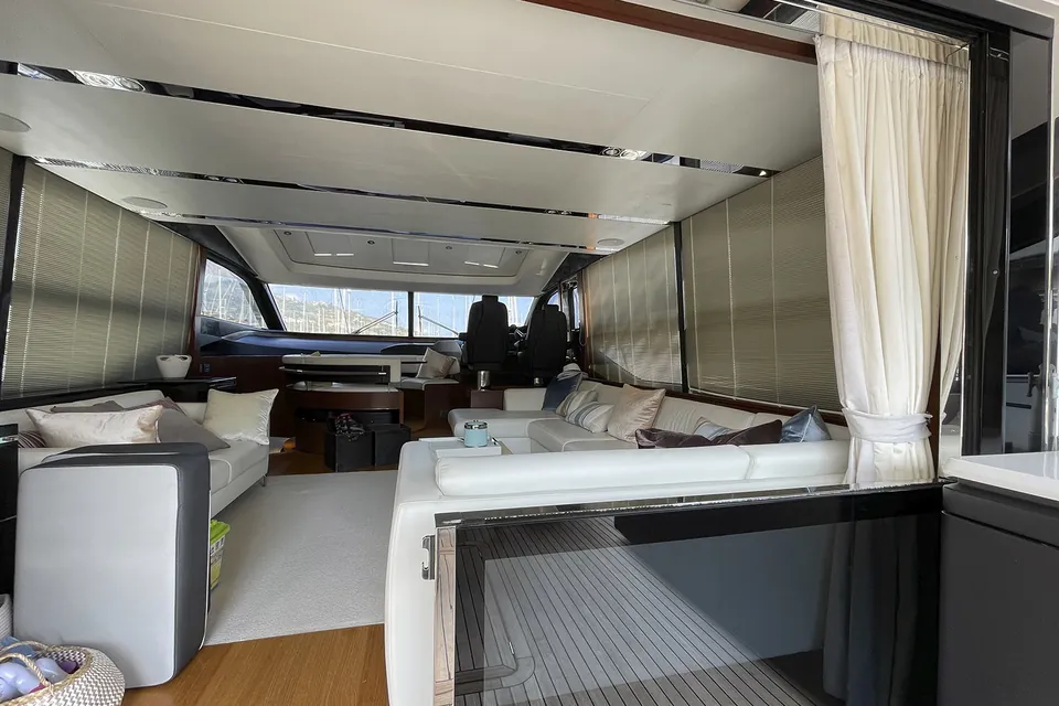2017 Princess S72, photo 31