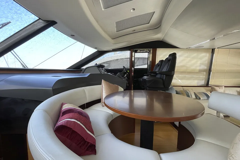 2017 Princess S72, photo 32