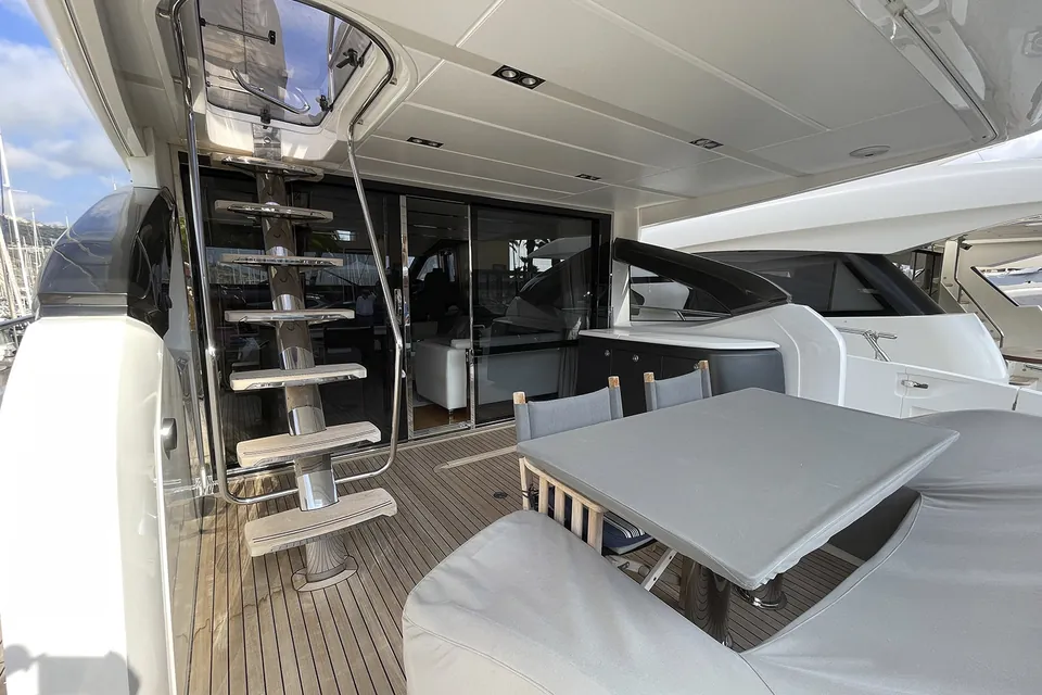 2017 Princess S72, photo 36