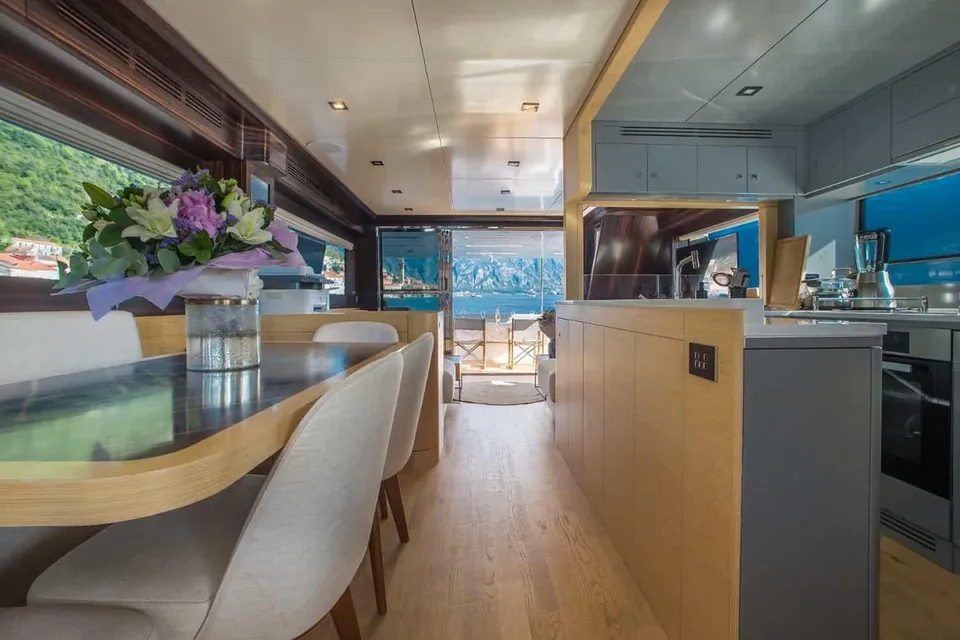 Avventura, 2020 Sirena Yachts 64, photo 3