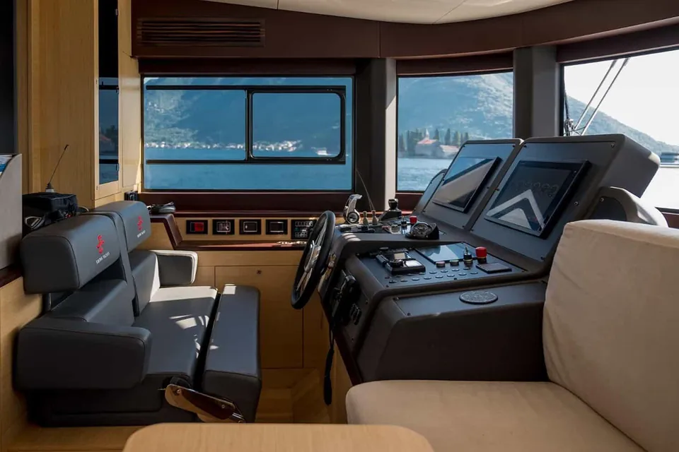 Avventura, 2020 Sirena Yachts 64, photo 7