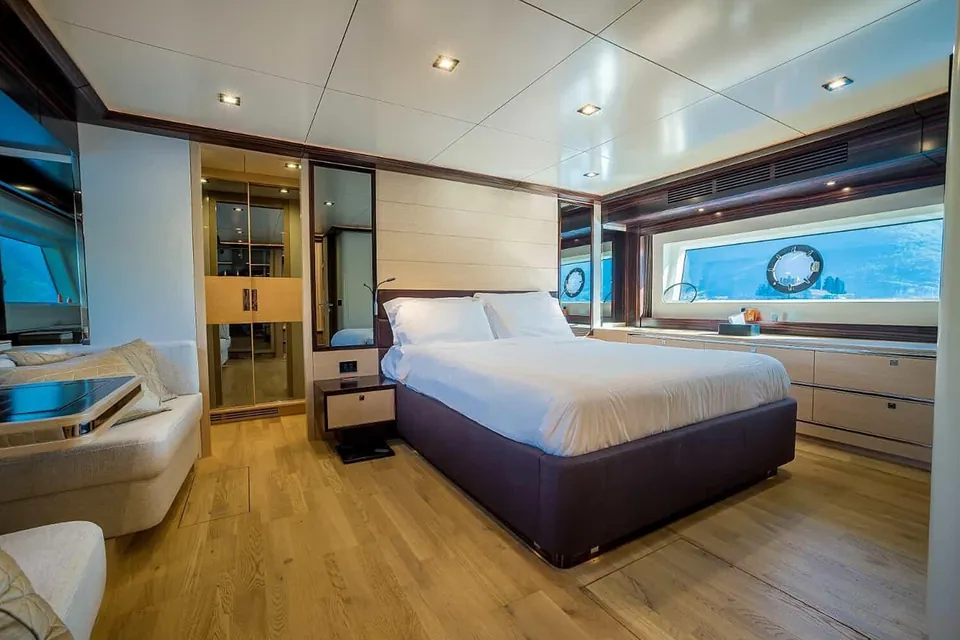 Avventura, 2020 Sirena Yachts 64, photo 8