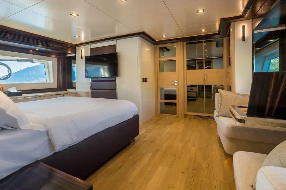 Avventura, 2020 Sirena Yachts 64, photo 9