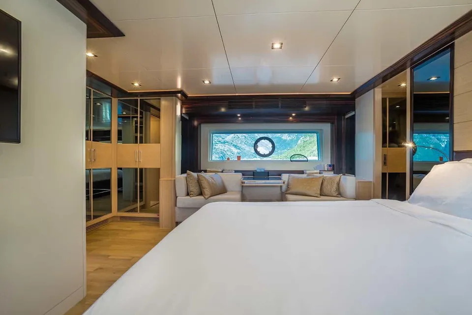 Avventura, 2020 Sirena Yachts 64, photo 10