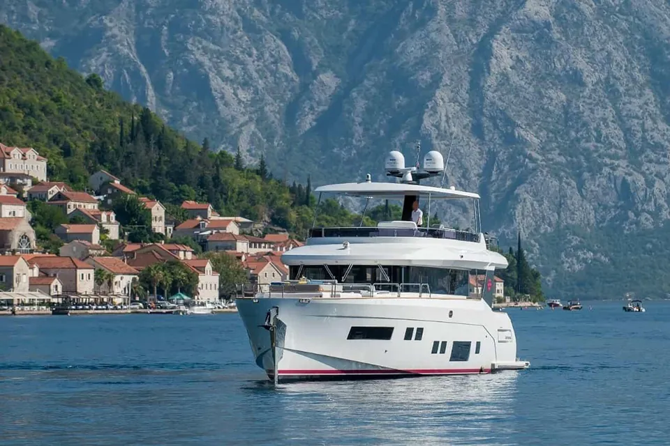 Avventura, 2020 Sirena Yachts 64, photo 17