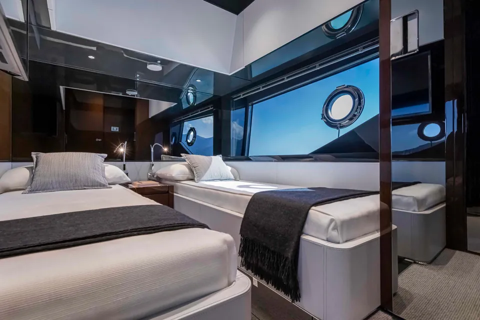 Eos, 2022 Riva 68 Diable, photo 4