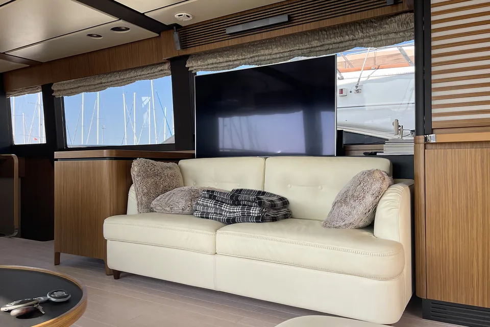 2019 Azimut Magellano 66, photo 2