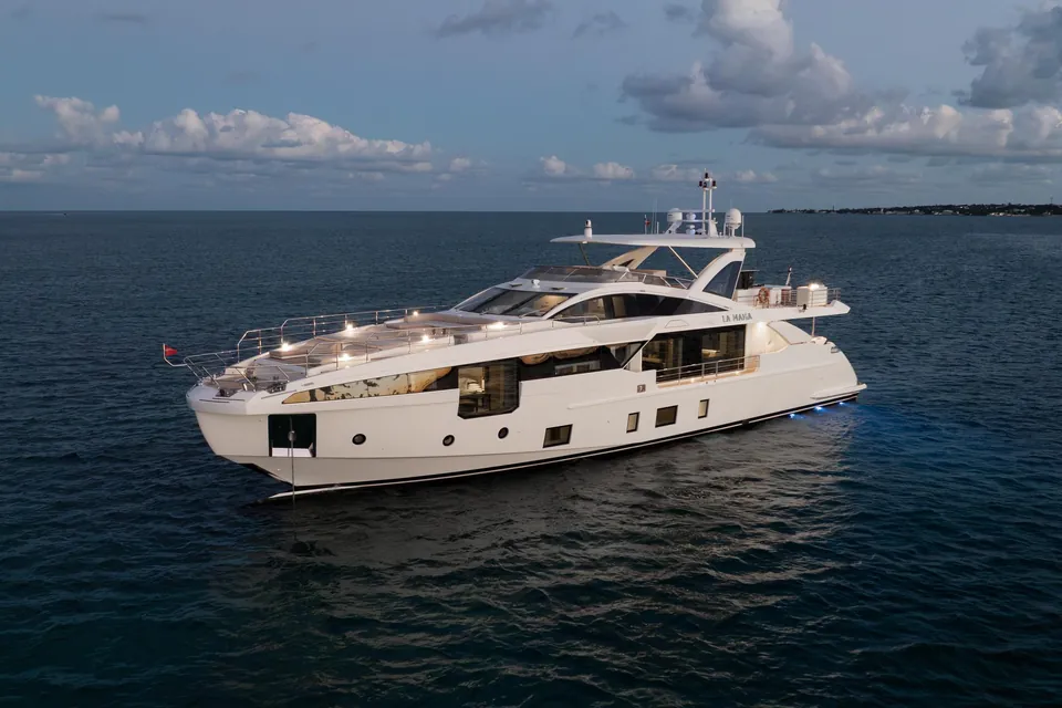 La Mama, 2022 Azimut Grande 32M, photo 2