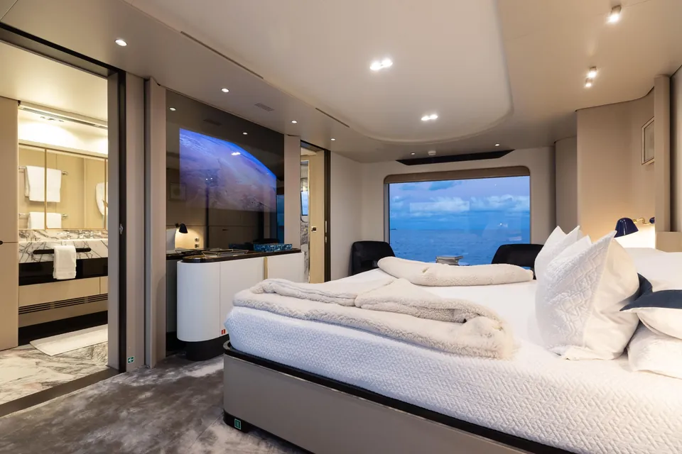 La Mama, 2022 Azimut Grande 32M, photo 7