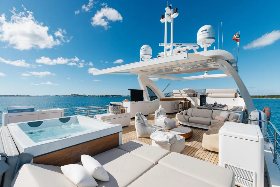 La Mama, 2022 Azimut Grande 32M, photo 12