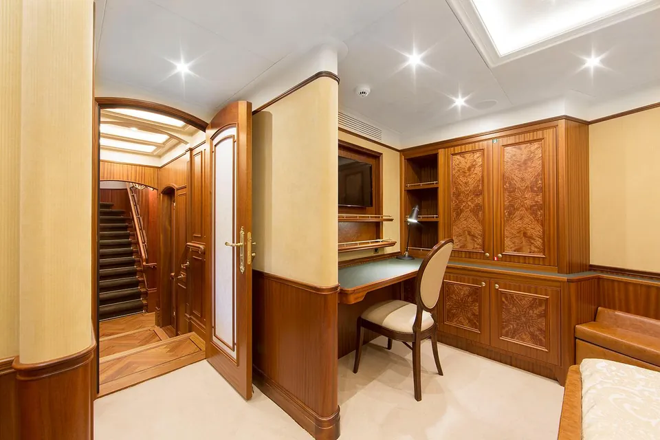2025 Van der Valk Explorer 37M, photo 5
