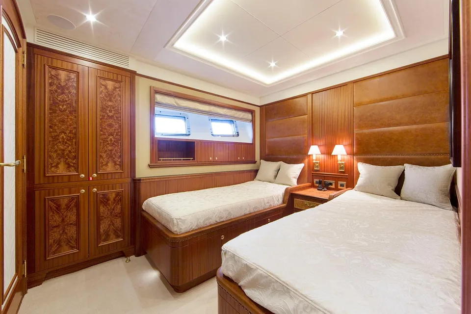 2025 Van der Valk Explorer 37M, photo 17