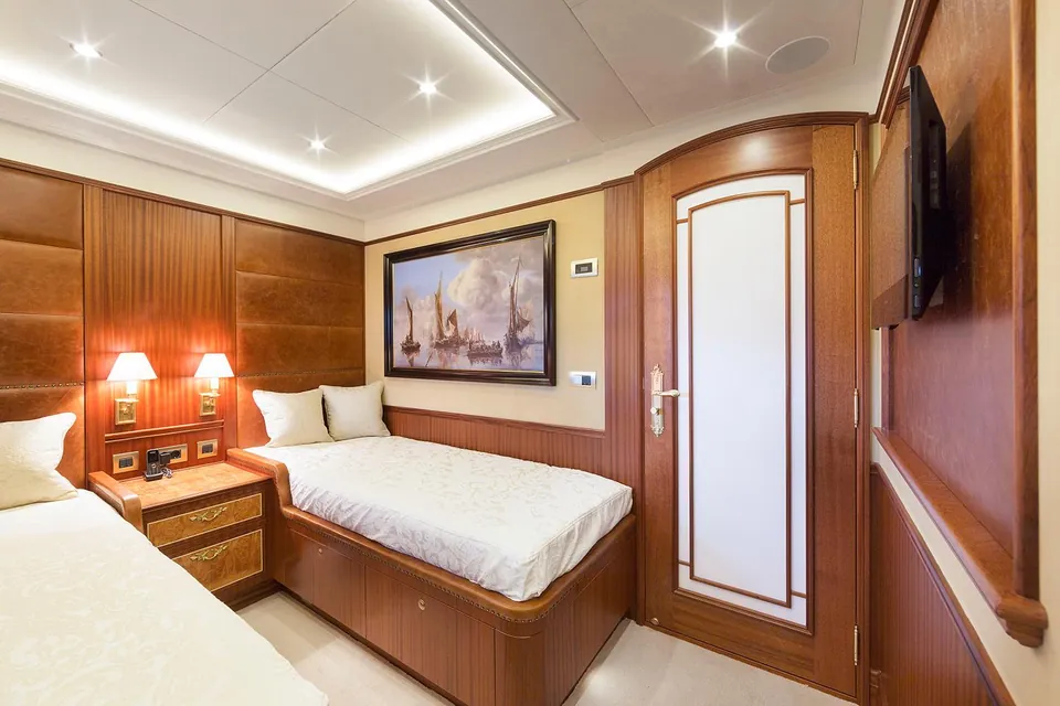 2025 Van der Valk Explorer 37M, photo 18
