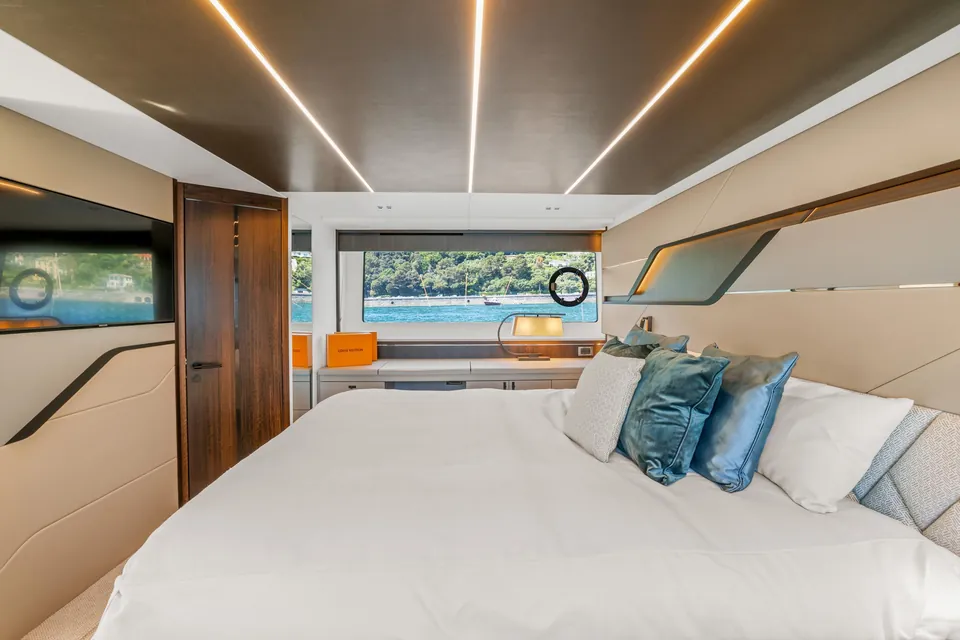 Heather Rose, 2022 Sunseeker Predator 74 XPS, photo 13