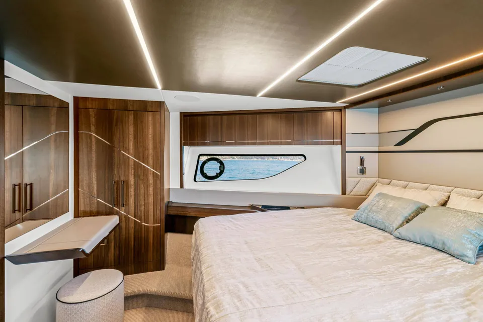 Heather Rose, 2022 Sunseeker Predator 74 XPS, photo 17