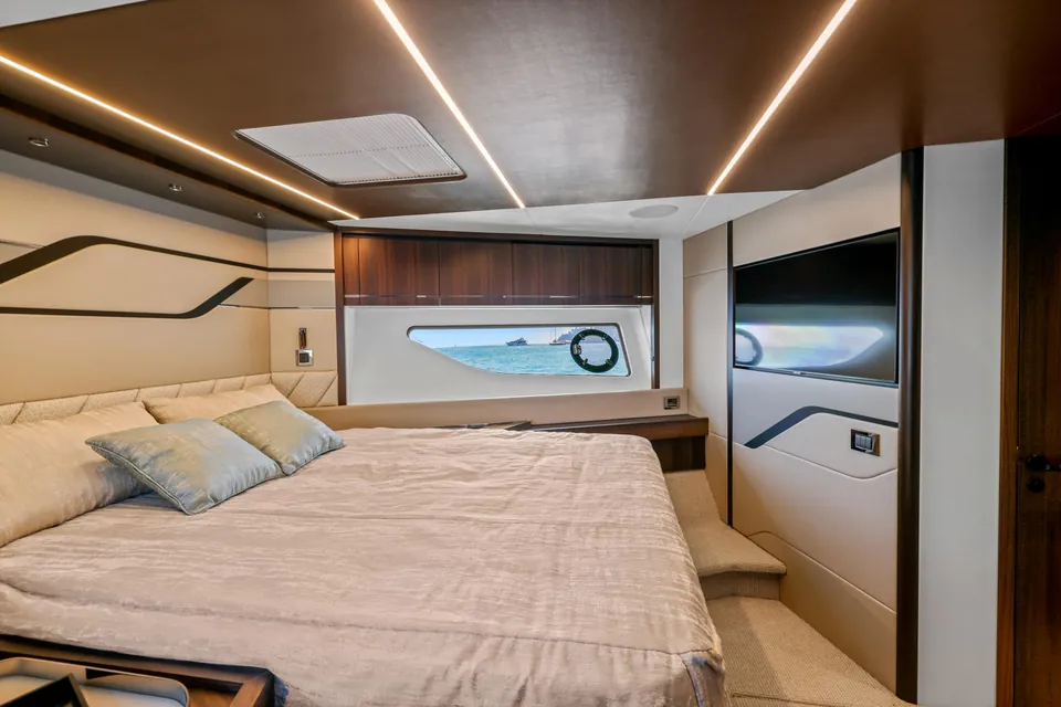 Heather Rose, 2022 Sunseeker Predator 74 XPS, photo 18