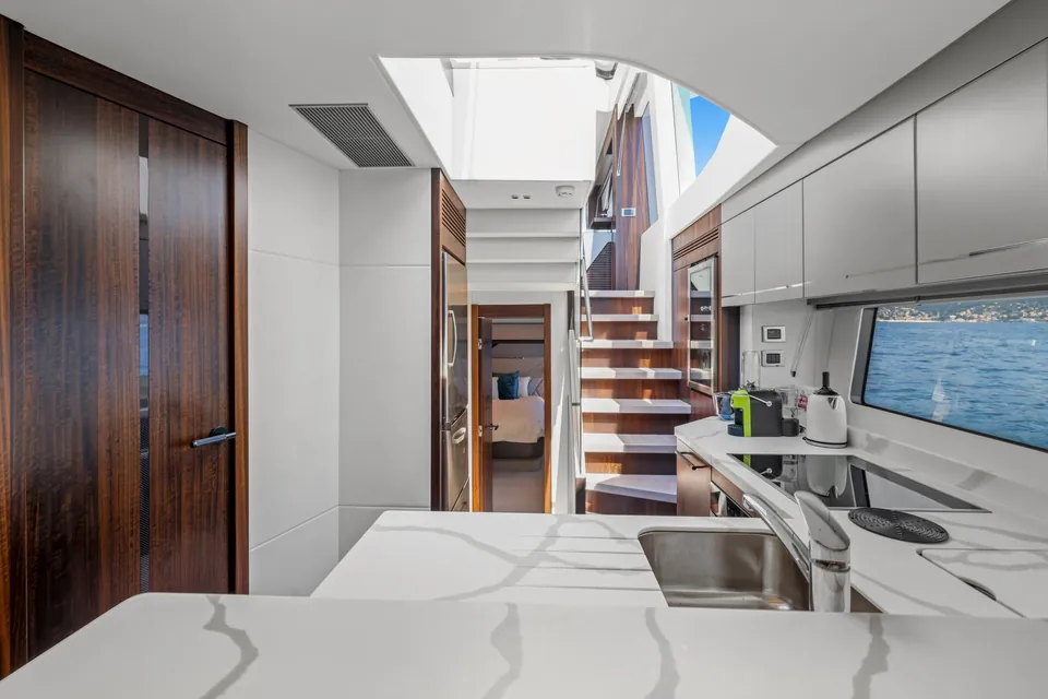 Heather Rose, 2022 Sunseeker Predator 74 XPS, photo 22