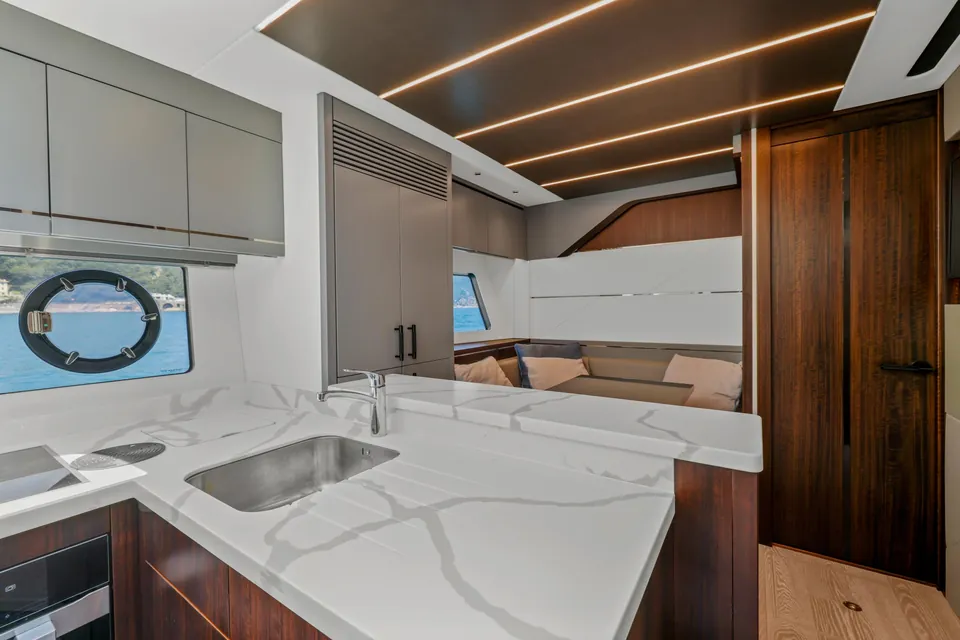 Heather Rose, 2022 Sunseeker Predator 74 XPS, photo 25
